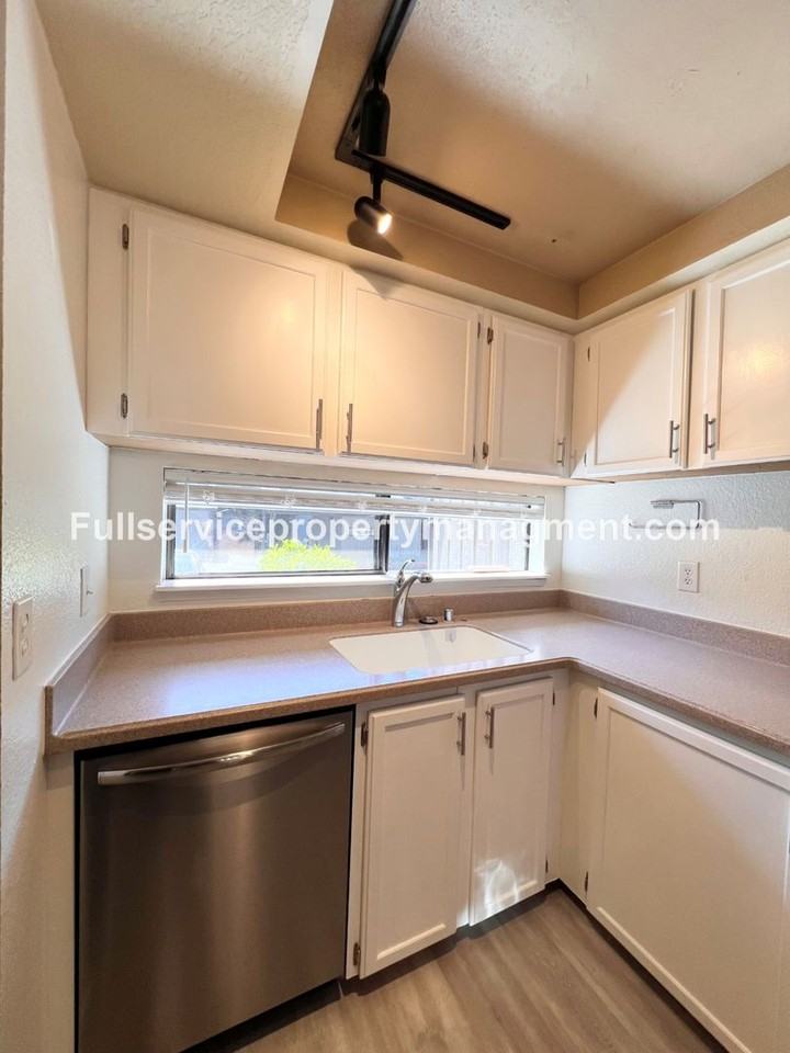 4135 145th Ave Ne - Photo 7 of 19