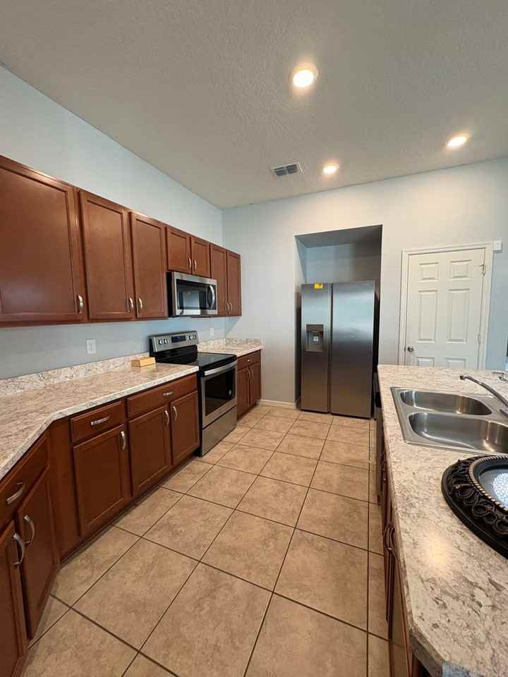 4751 Maplewild Ln - Photo 6 of 21
