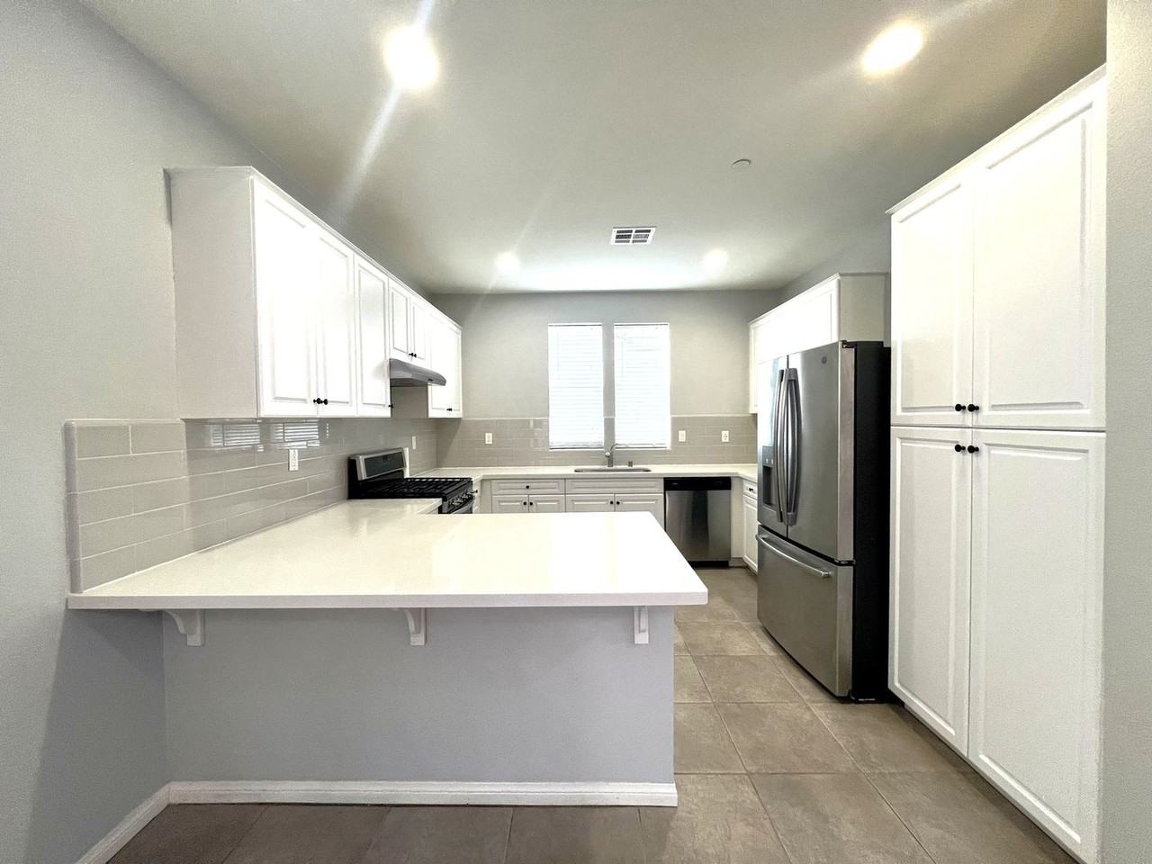 6072 Snapdragon St - Photo 4 of 37