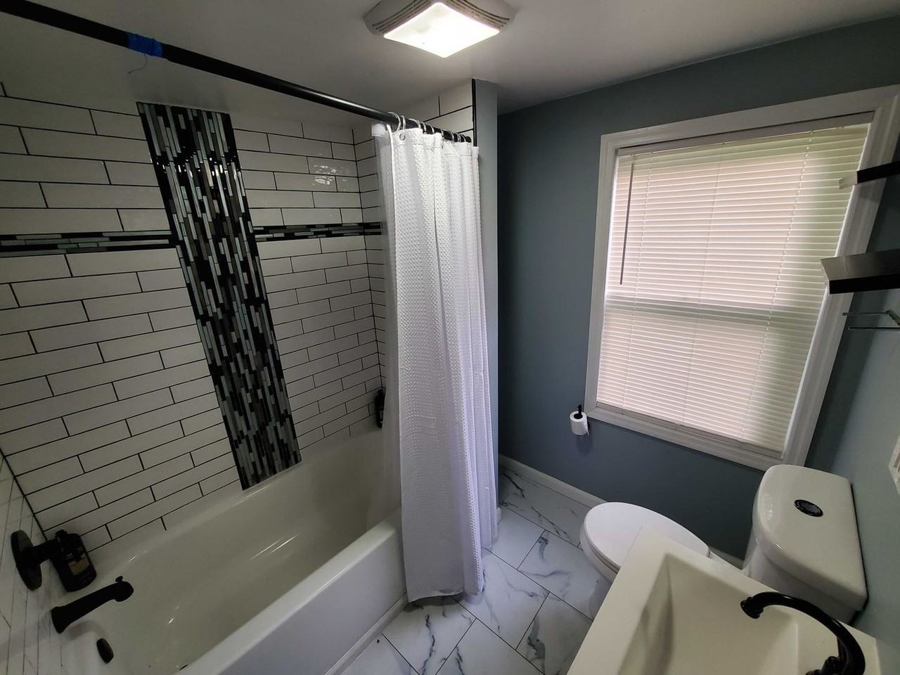 4207 Albany St - Photo 6 of 10