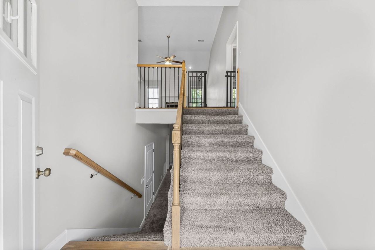 169 Bonnell Dr - Photo 4 of 35