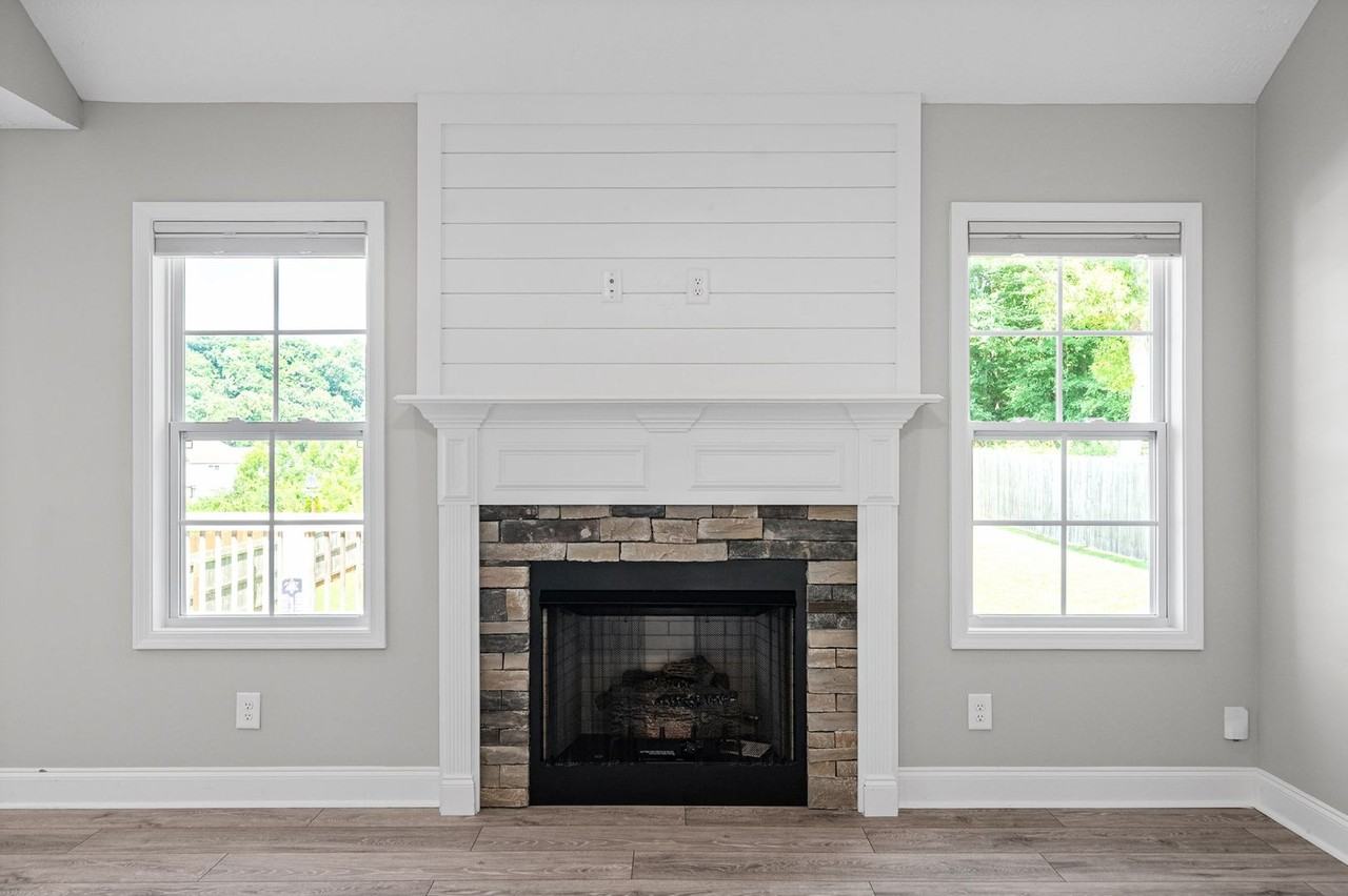 169 Bonnell Dr - Photo 5 of 35