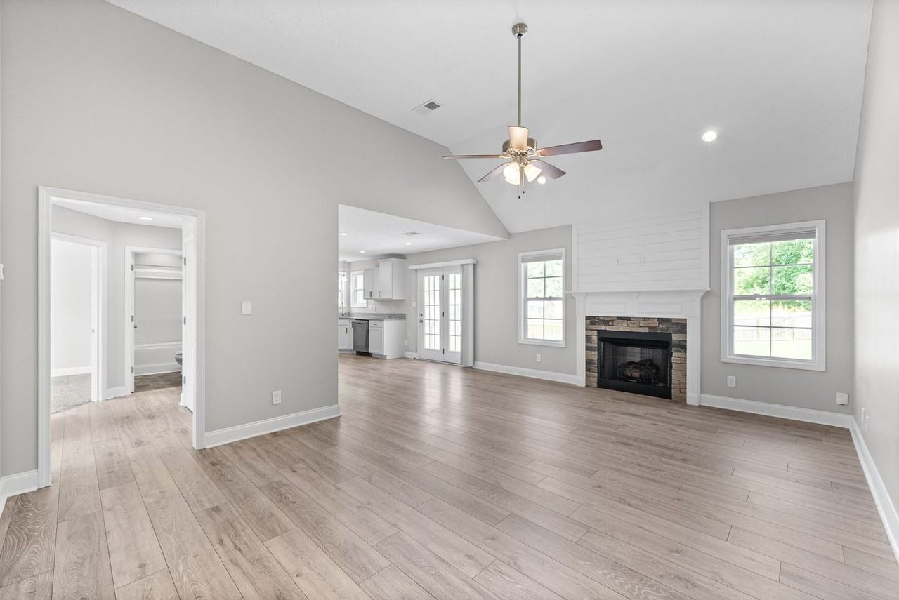 169 Bonnell Dr - Photo 7 of 35