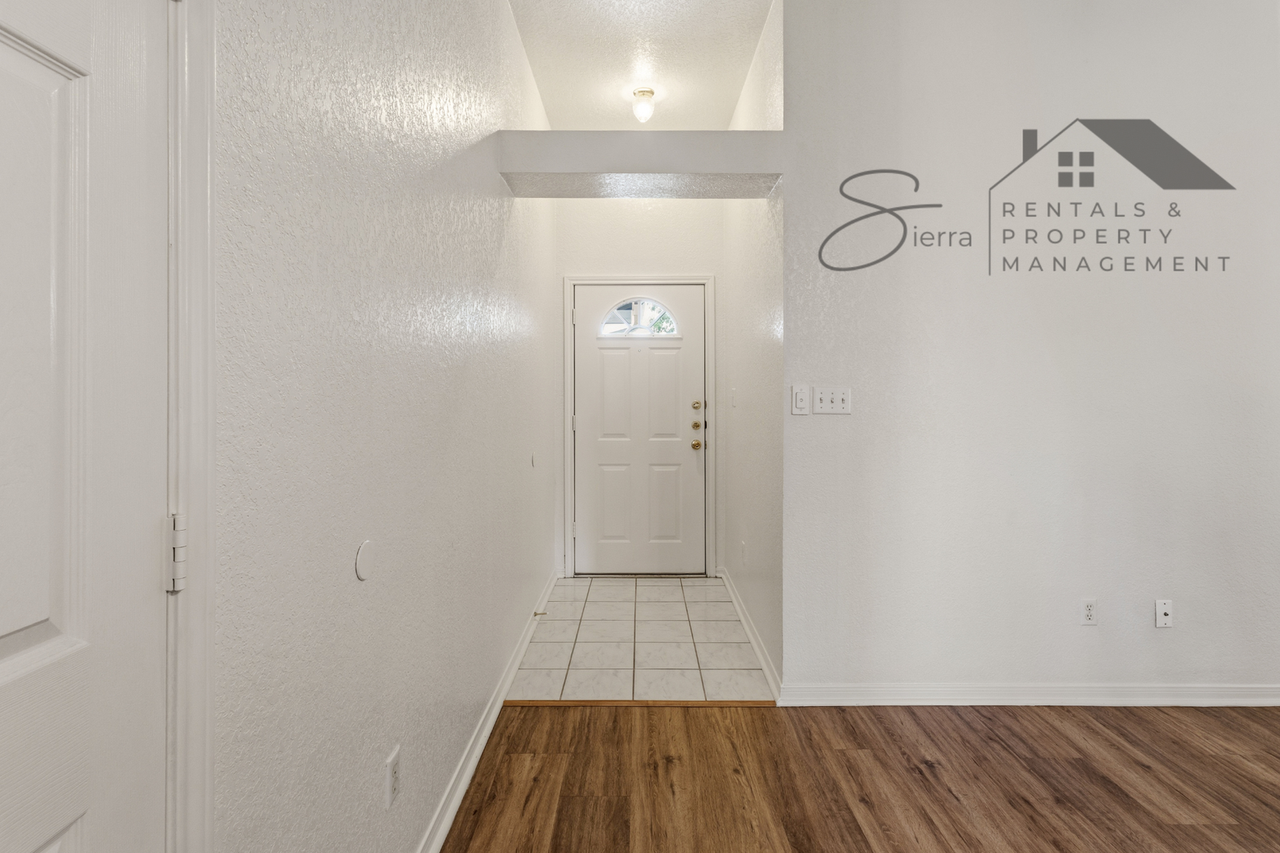 2304 Sandstone Dr - Photo 2 of 24