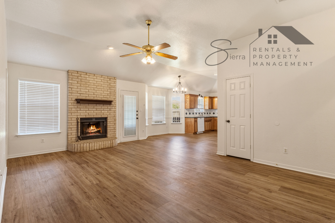 2304 Sandstone Dr - Photo 4 of 24