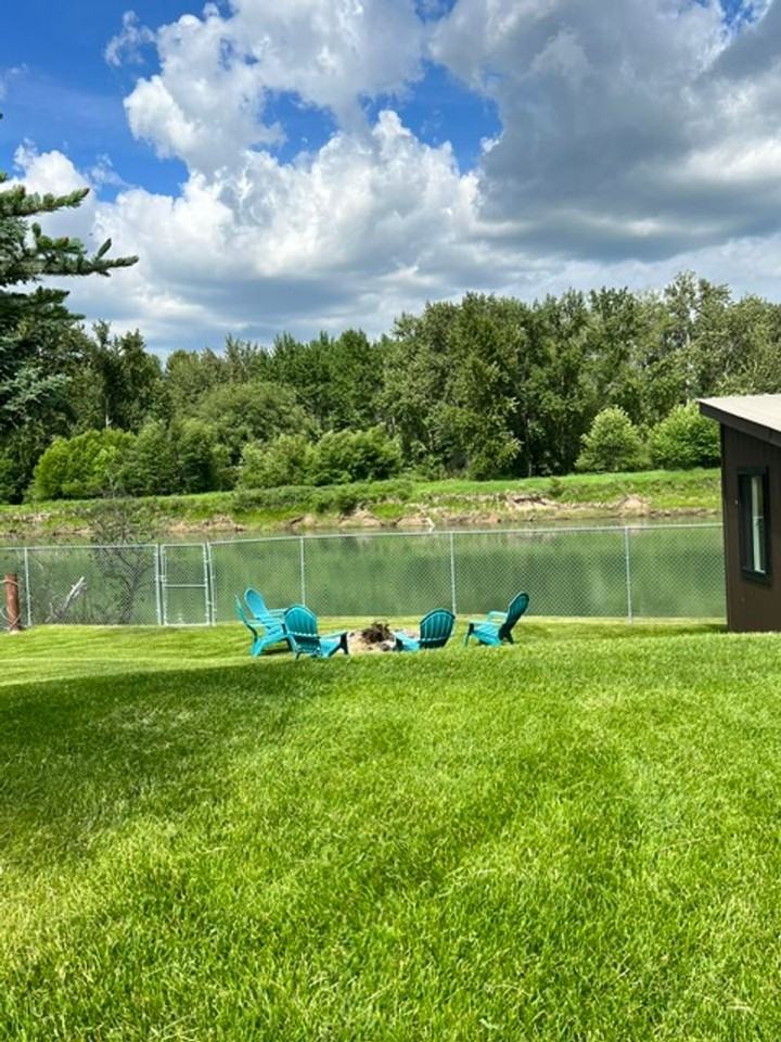 625 Leisure Dr - Photo 2 of 4