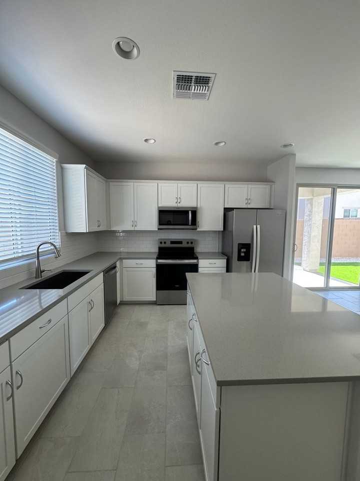 16510 W Whispering Wind Dr - Photo 2 of 19