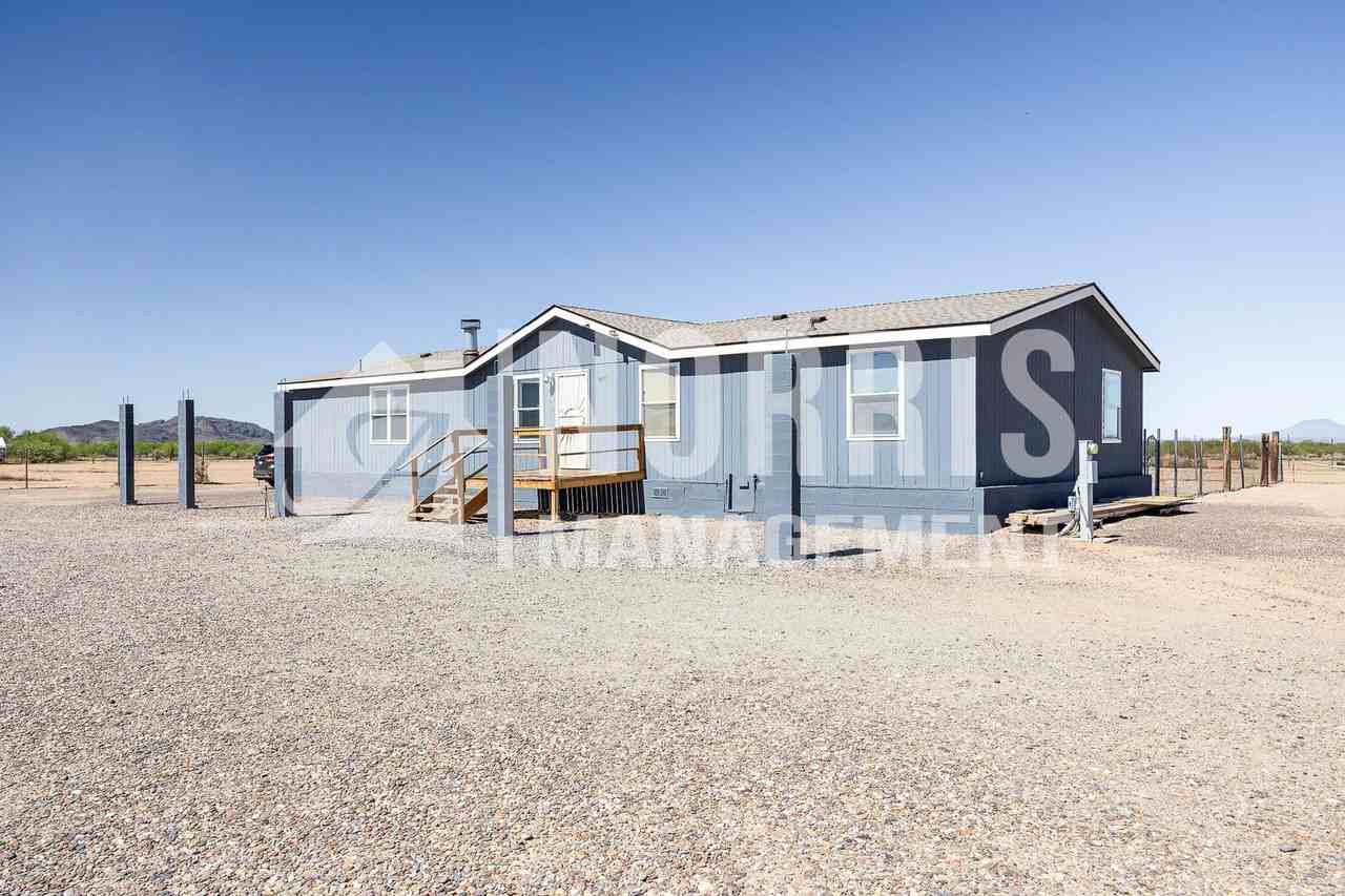 9960 S Niehaus Rd - Photo 3 of 48