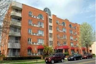 205 Mineola Blvd - Photo 1 of 1