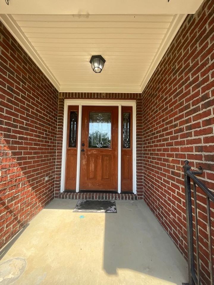 404 Windover Dr - Photo 3 of 32