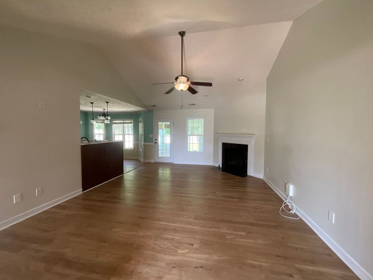 404 Windover Dr - Photo 4 of 32