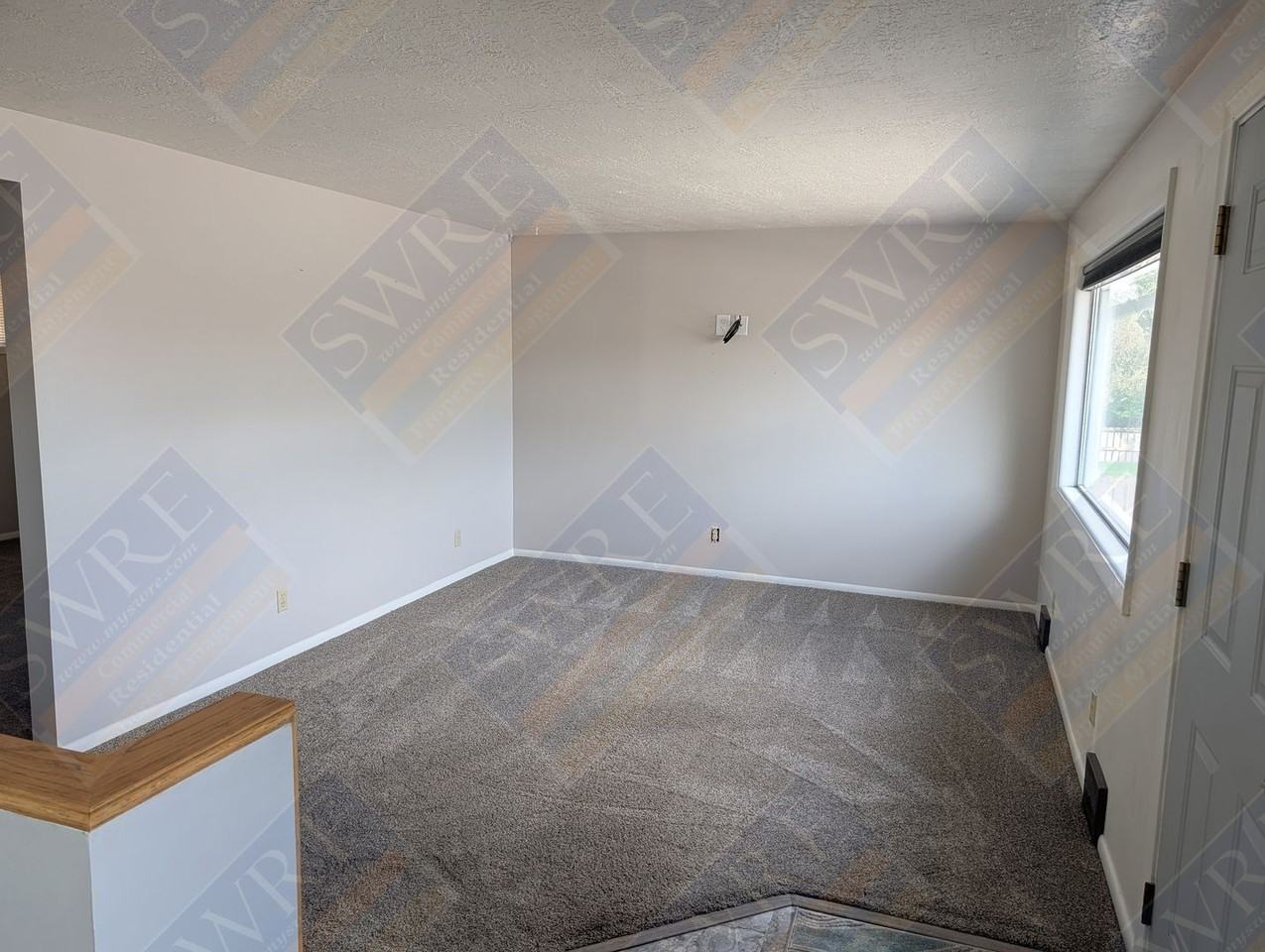 460 Jensen St - Photo 2 of 13