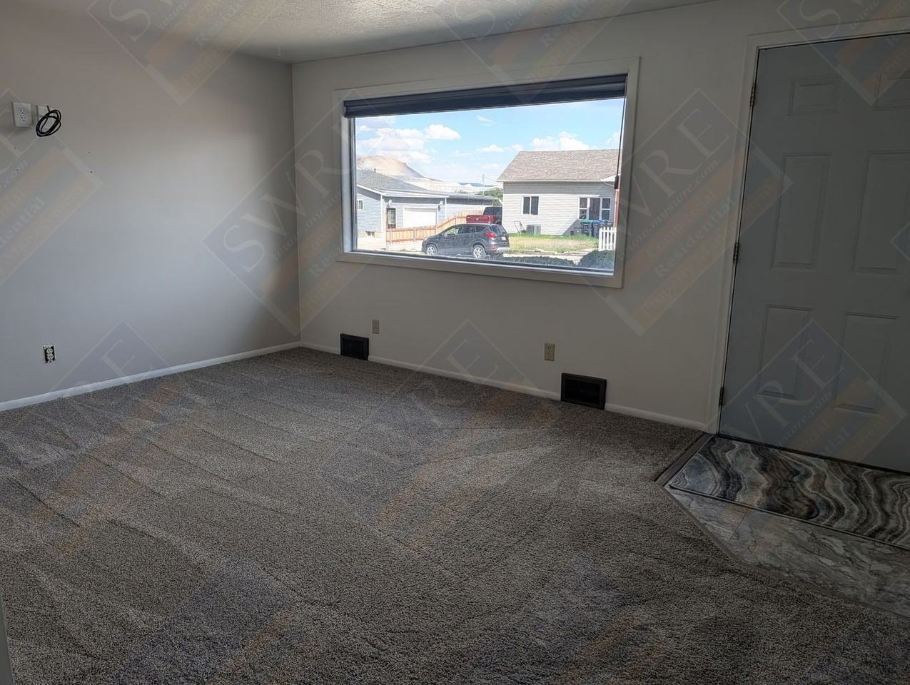 460 Jensen St - Photo 3 of 13