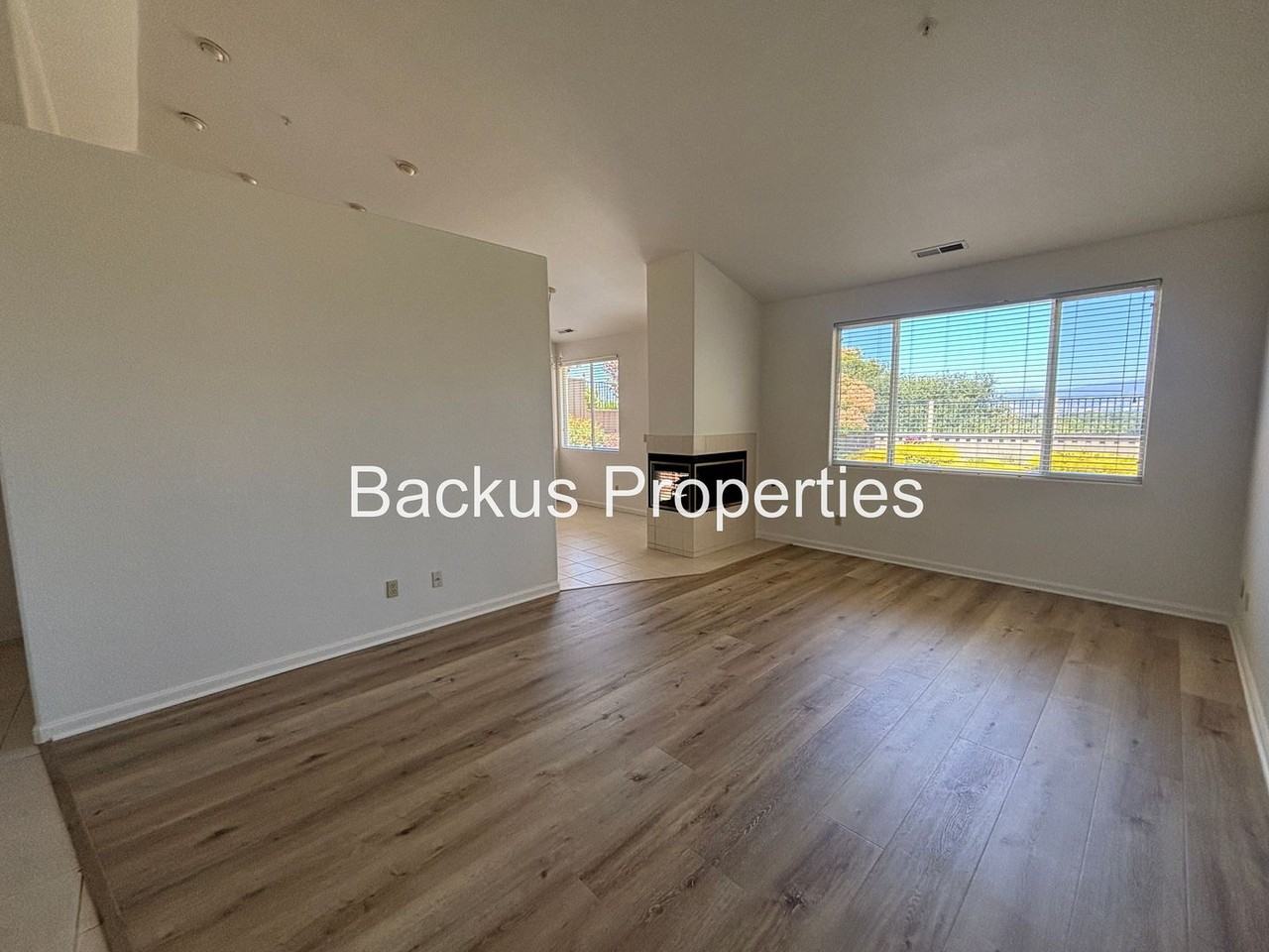 18223 Viewcrest Ln - Photo 5 of 24