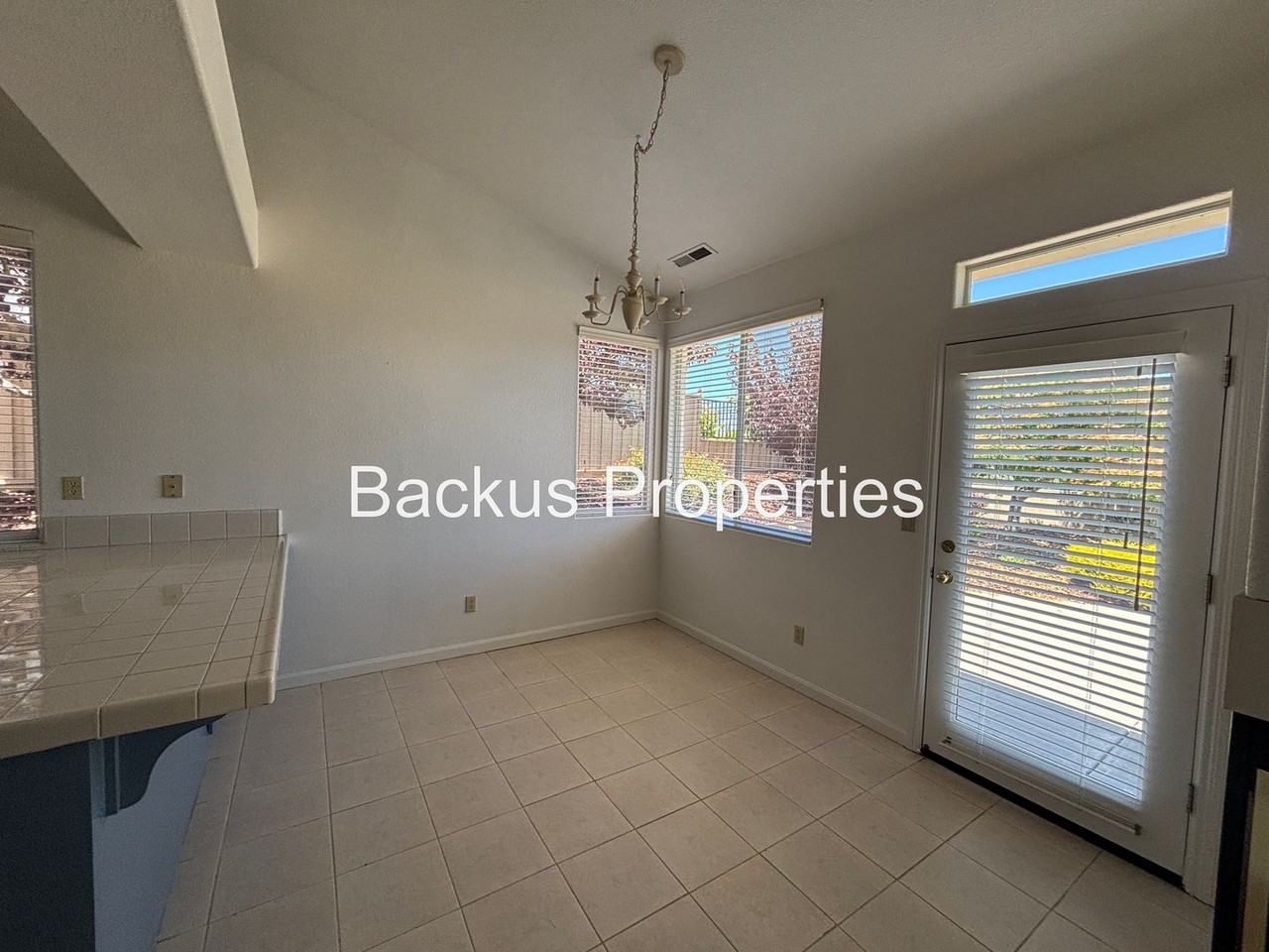 18223 Viewcrest Ln - Photo 7 of 24