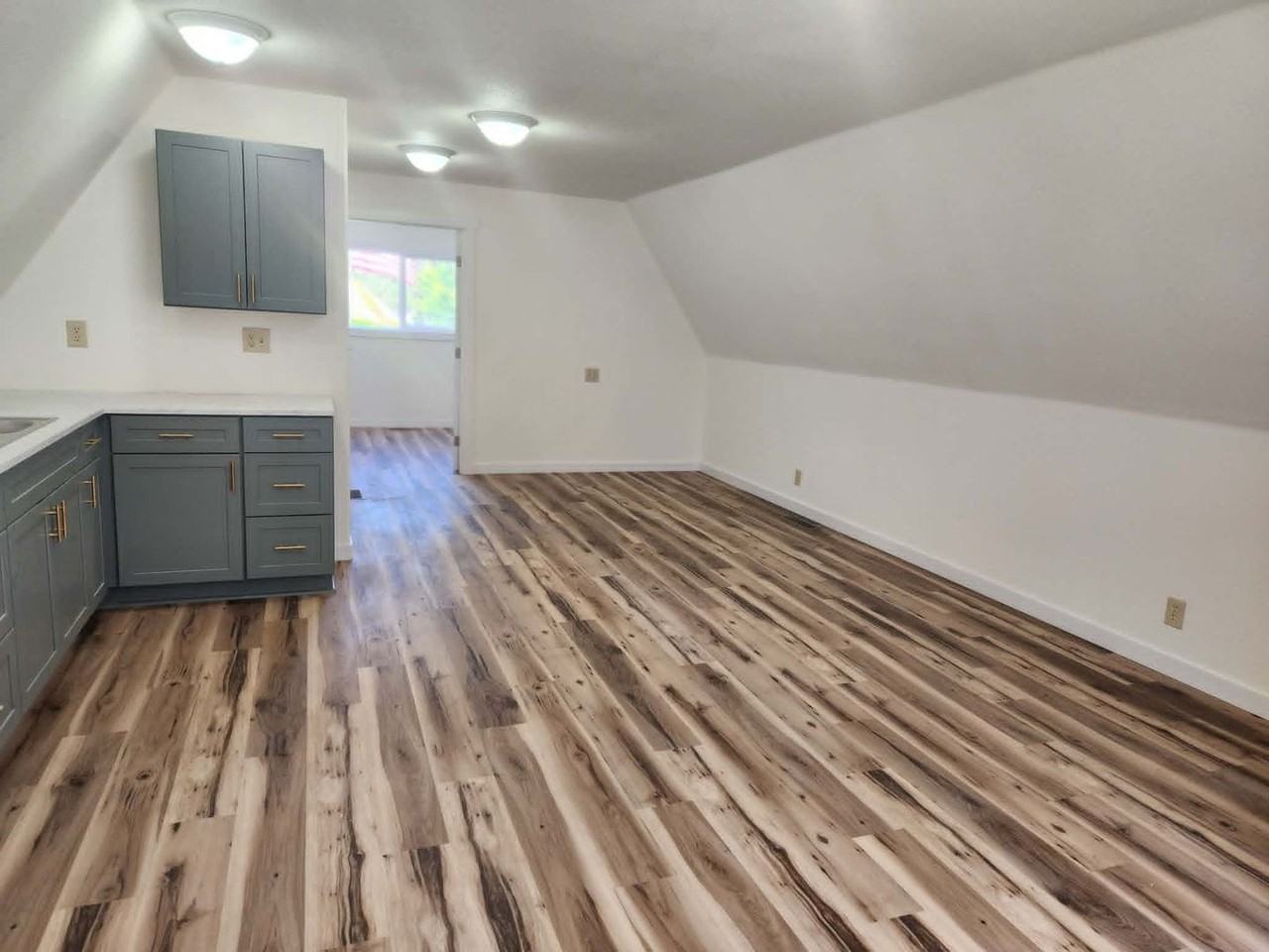 12297 Blackwell Rd - Photo 3 of 10