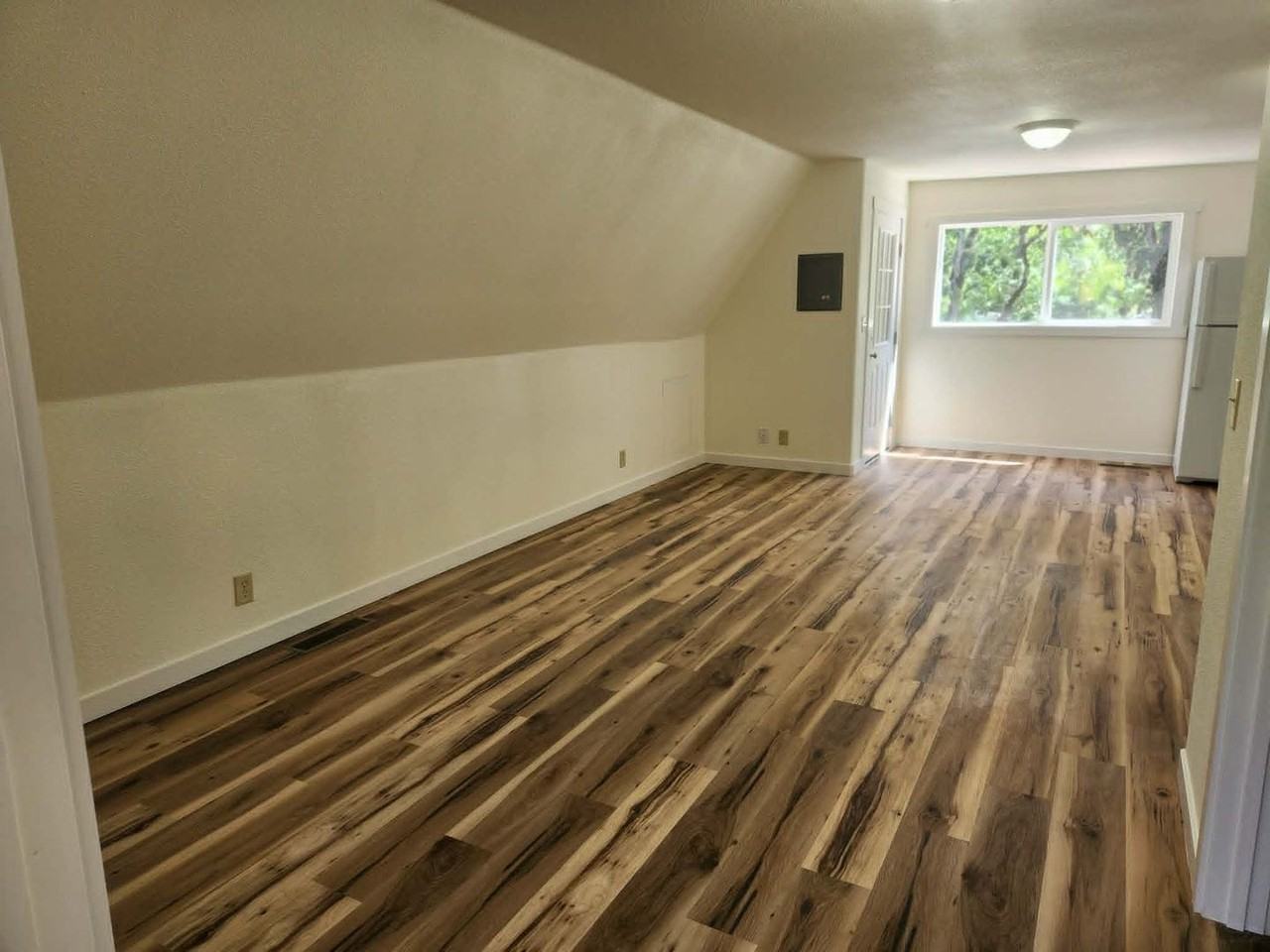 12297 Blackwell Rd - Photo 4 of 10