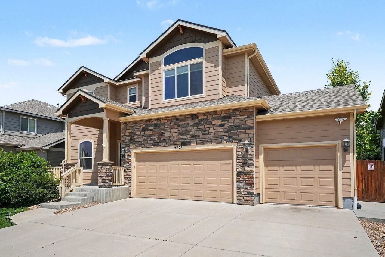 2721 Bridle Dr - Photo 2 of 33