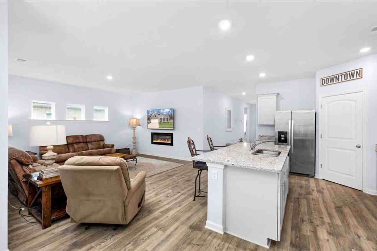 525 Windemere Loop - Photo 3 of 12
