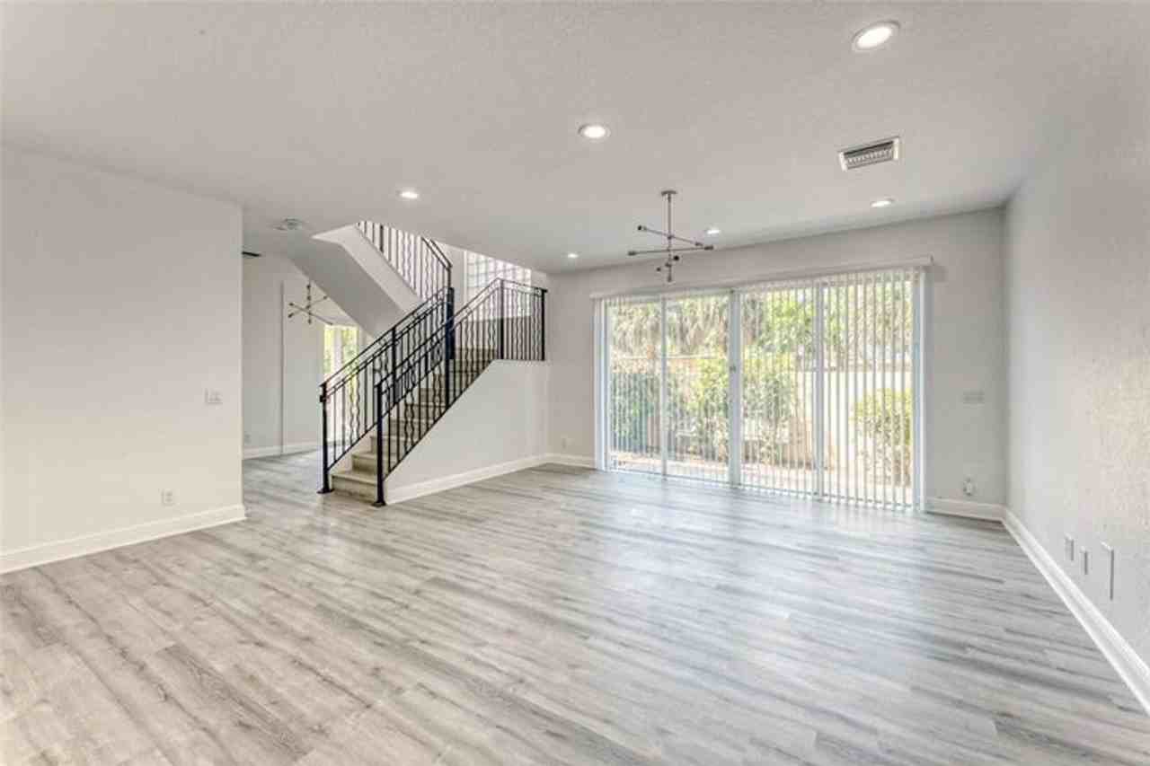 502 Sw 4th Ave - Photo 4 of 13