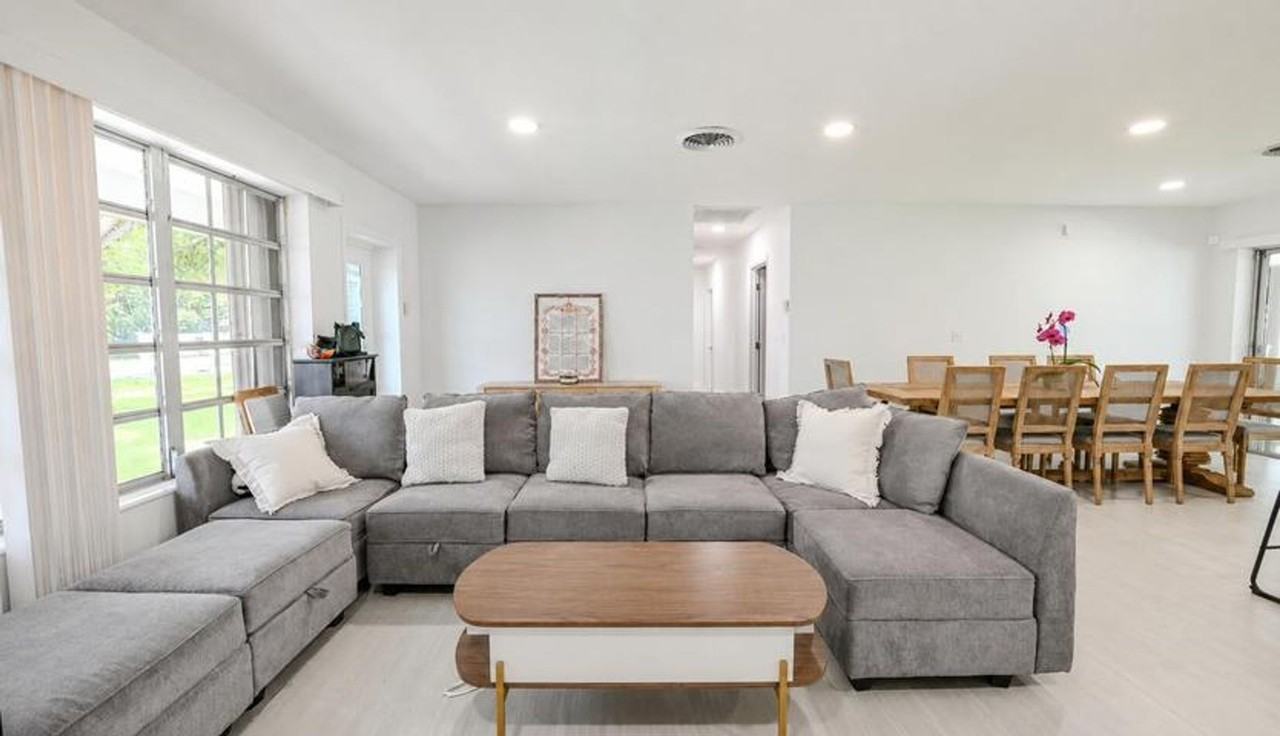 5911 Sw 36th Ter - Photo 4 of 16