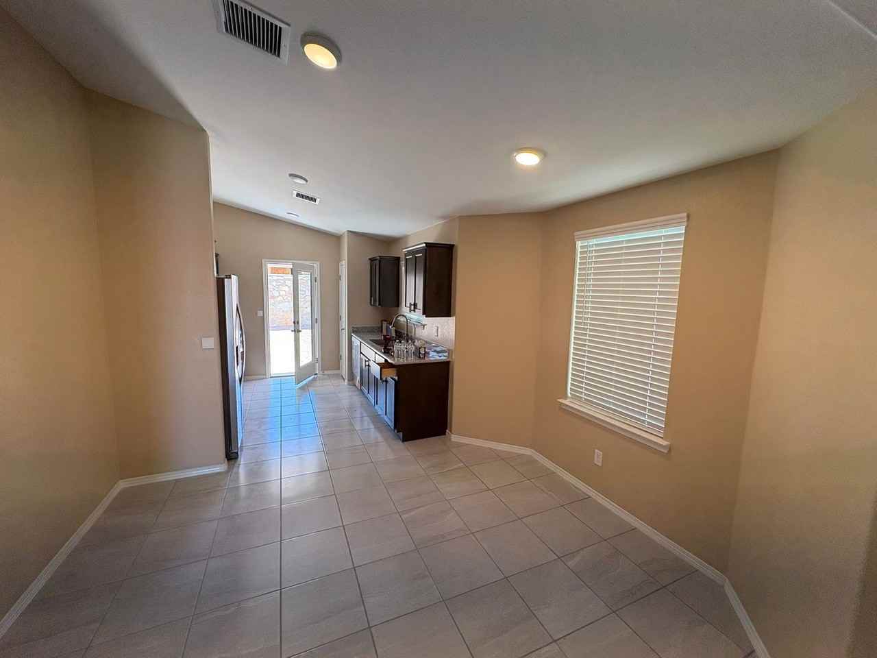 5040 Andrew Jorel Dr - Photo 3 of 11