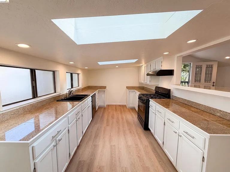 155 Estates Drive - Photo 2 of 8