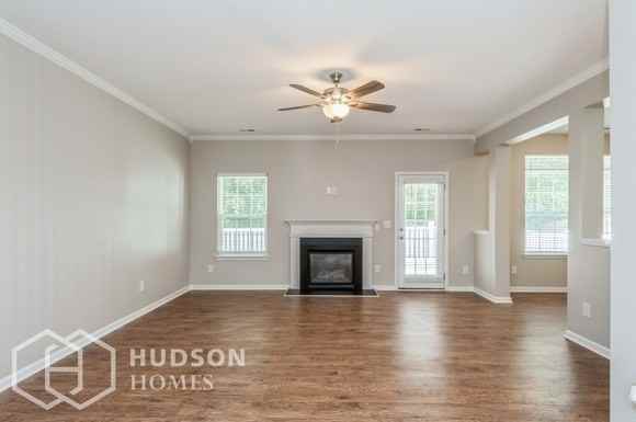 156 Valerie Dr - Photo 4 of 15