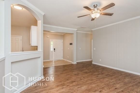 156 Valerie Dr - Photo 5 of 15