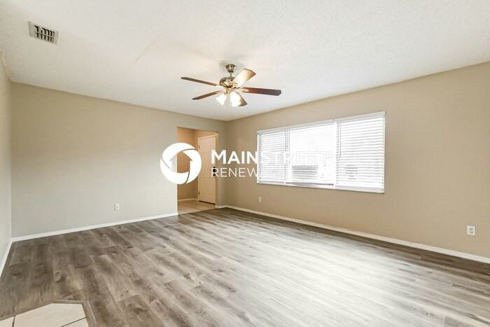 108 Woodfield Ct - Photo 4 of 17