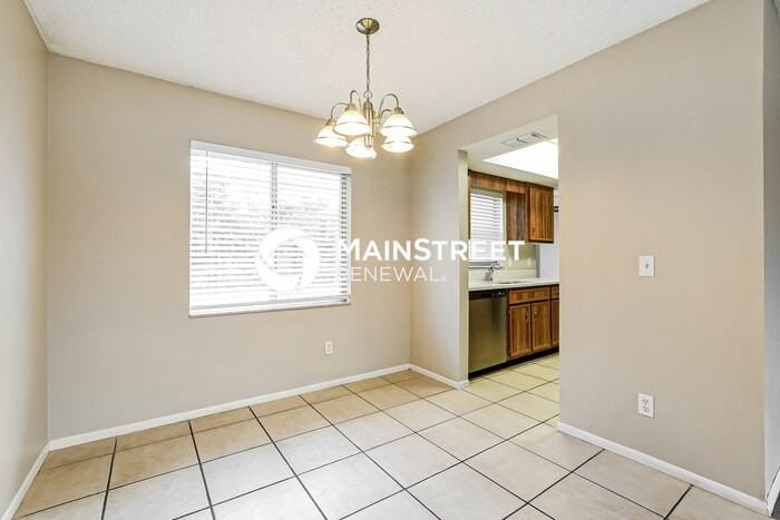 108 Woodfield Ct - Photo 5 of 17