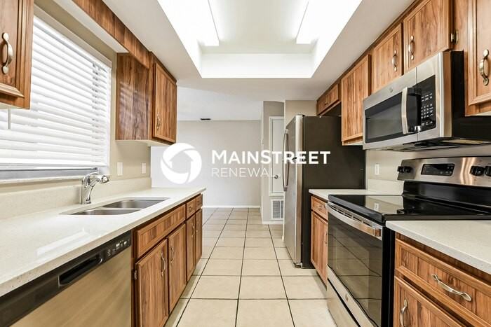 108 Woodfield Ct - Photo 7 of 17