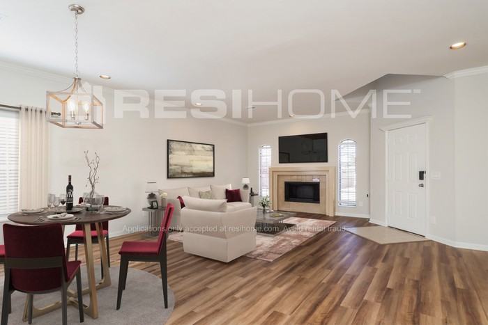 11908 Barrywood Dr - Photo 5 of 17