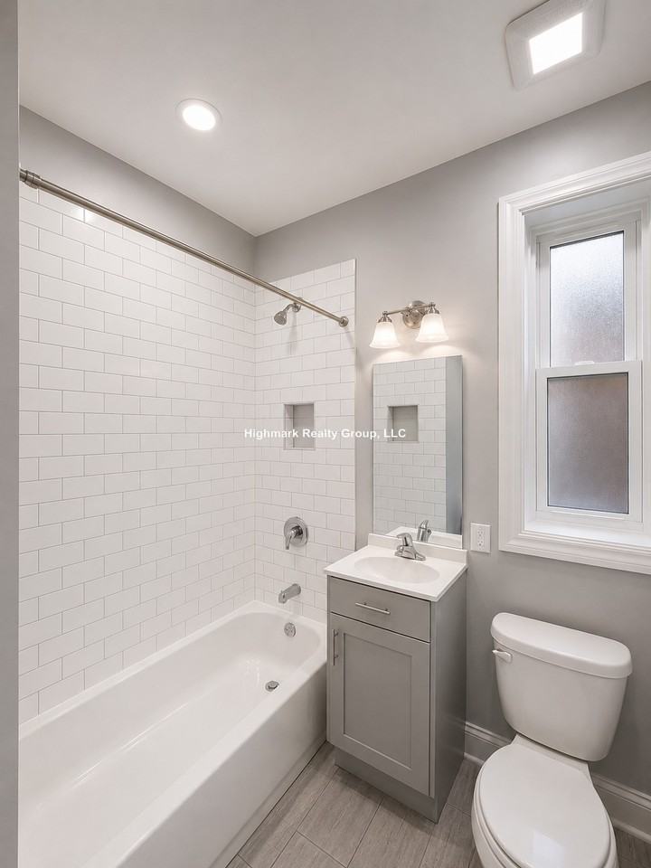 6257 N Lakewood Ave #1A - Photo 3 of 11