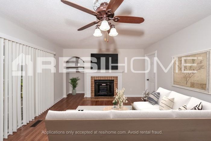 6870 Ridgewood Dr - Photo 5 of 17