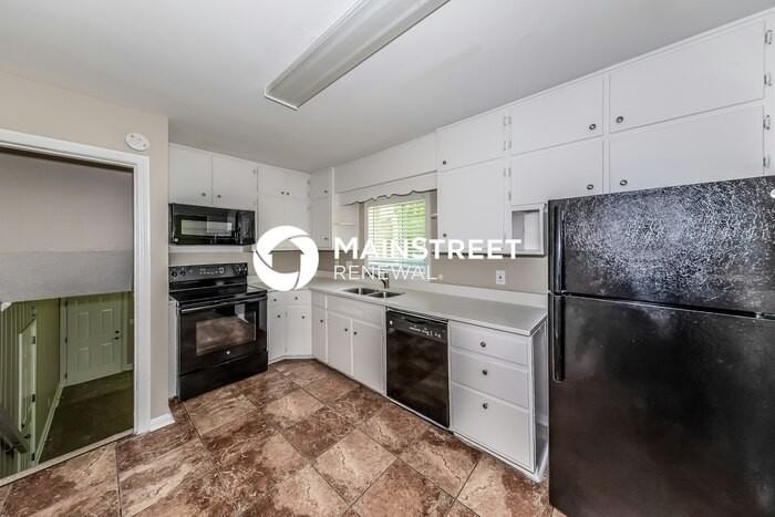 1807 Buchanan St - Photo 5 of 18