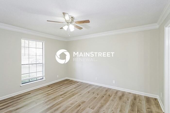 421 Jonquil Ct - Photo 7 of 16