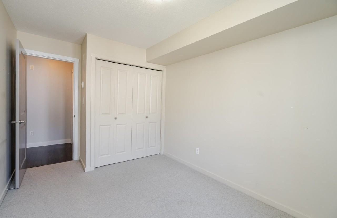 2038 Sandalwood Cres - Photo 6 of 15