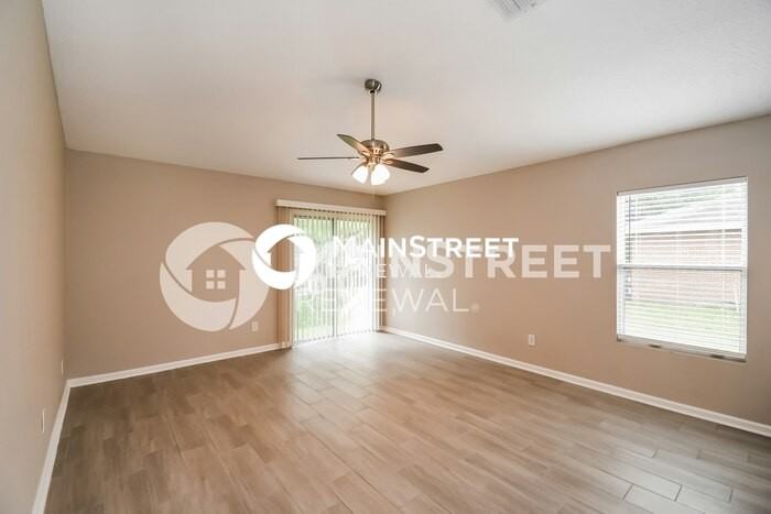 2545 Spring Pond Ln - Photo 6 of 16