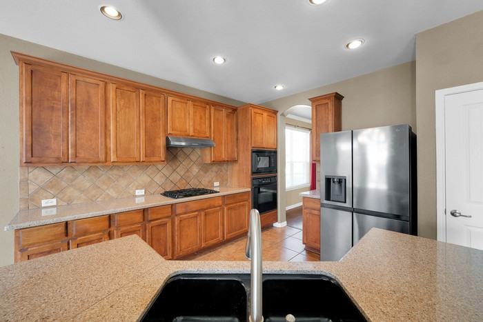 7608 Black Mountain Dr - Photo 4 of 15