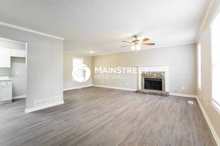 444 River Trace Dr - Photo 3 of 18