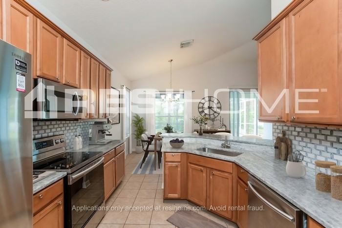 5209 Clover Mist Dr - Photo 4 of 19