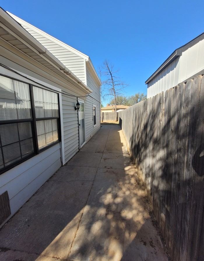 4243 Siesta Ln - Photo 2 of 25