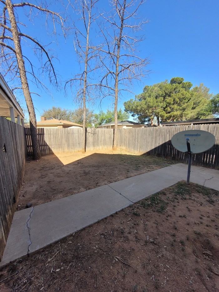 4243 Siesta Ln - Photo 3 of 25