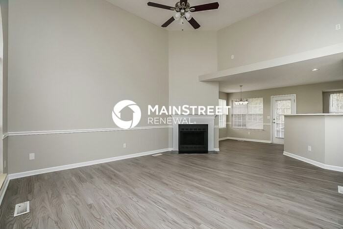 1705 Pine Crest Ct - Photo 3 of 17
