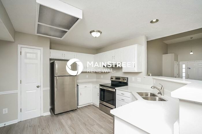 1705 Pine Crest Ct - Photo 5 of 17