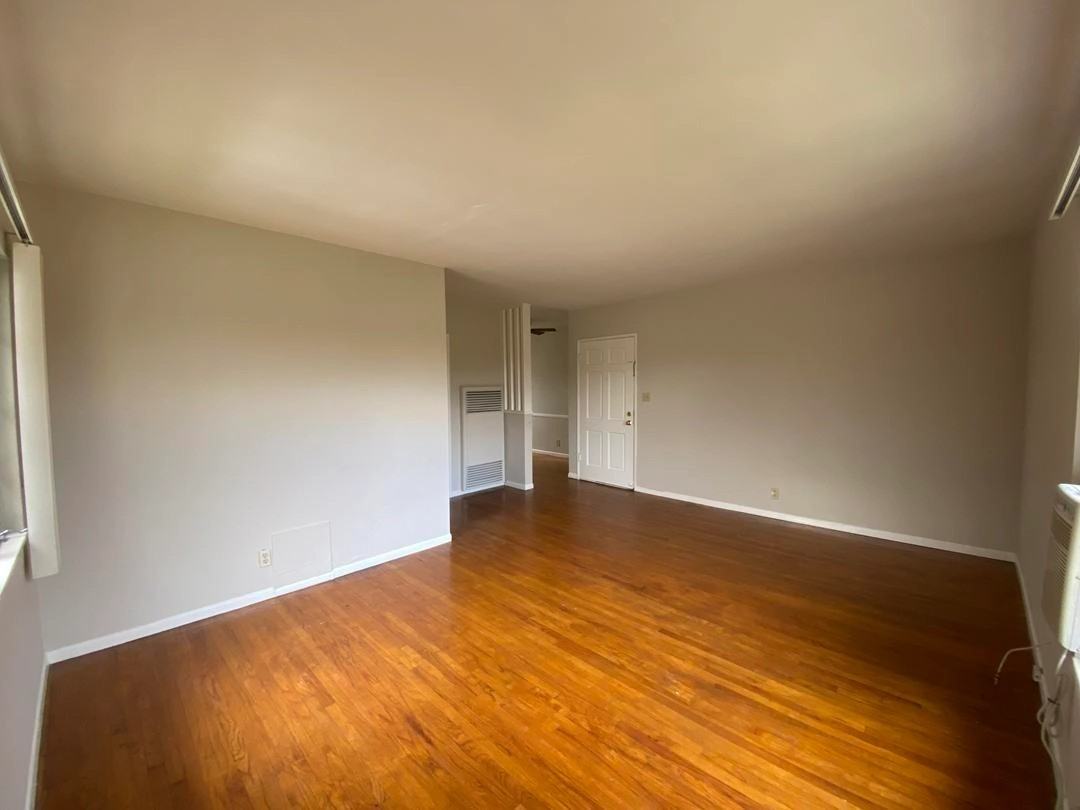 4837 Clybourn - Photo 5 of 18
