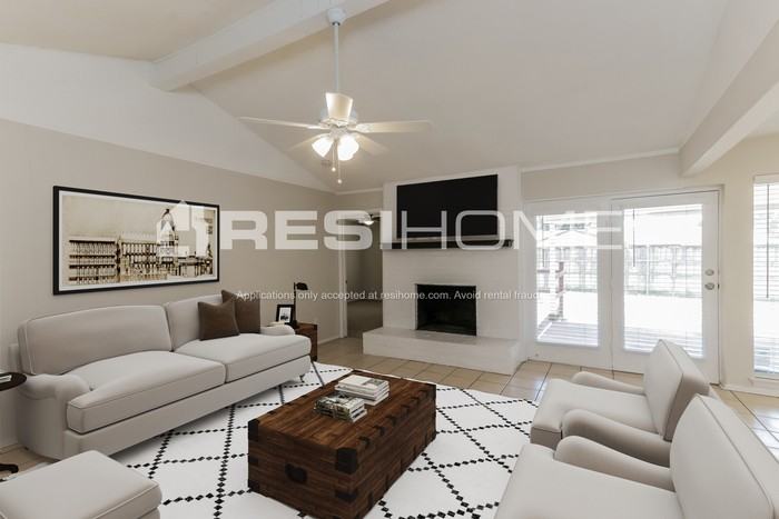 2832 Lago Vista Loop - Photo 4 of 16