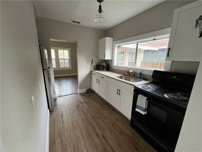 8210 N 13th St - Photo 5 of 20