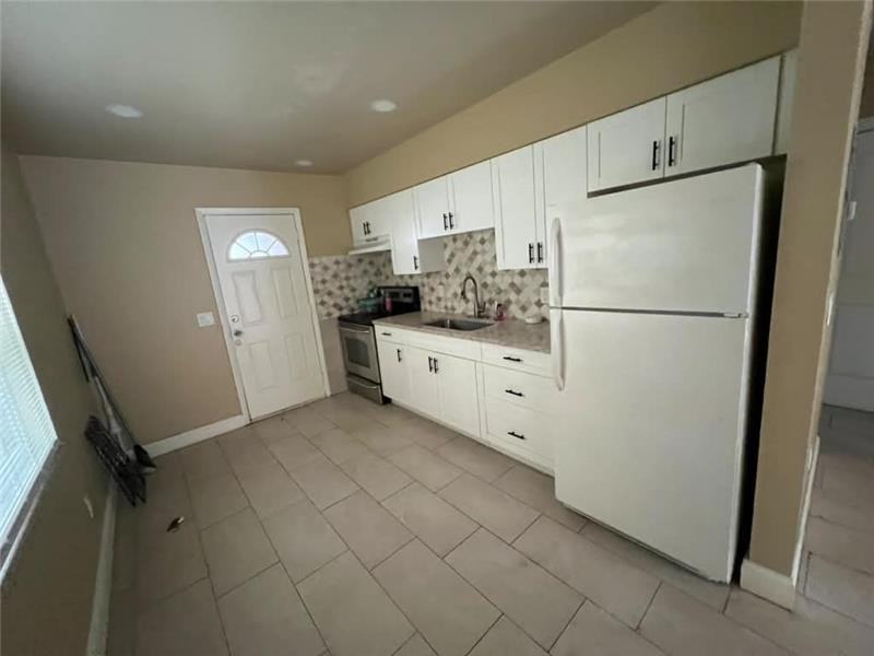 10106 N 10th St #A - Photo 2 of 10